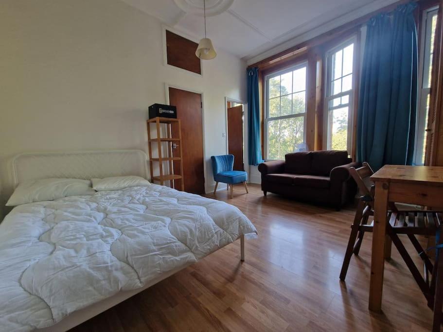 Bright Well Located Studio Flat 伦敦 外观 照片