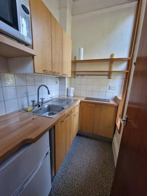 Bright Well Located Studio Flat 伦敦 外观 照片